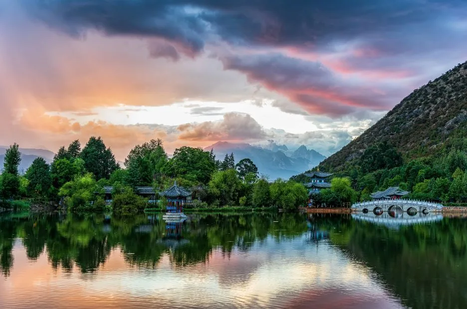 Yunnan: Dali, Lijiang & Shangri-La travel view